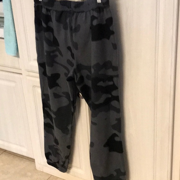 Camouflage Fleece Lounge Pants - Picture 4 of 4